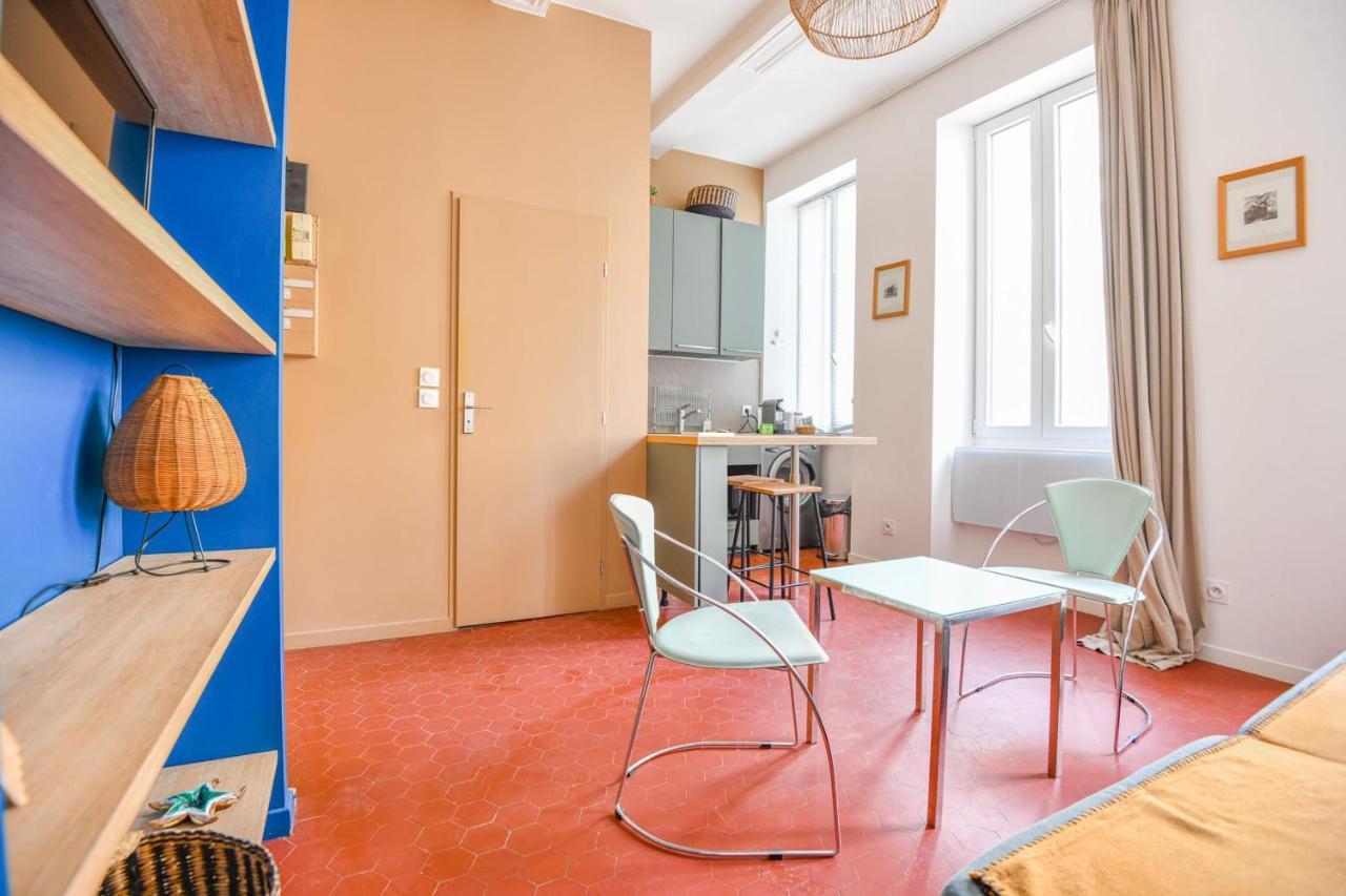 L'academie - Vieux Port & Cours Julien Marseilles